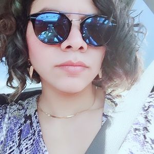 Meet your Posher, Elsamaria